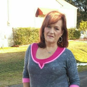 Meet your Posher, Mona